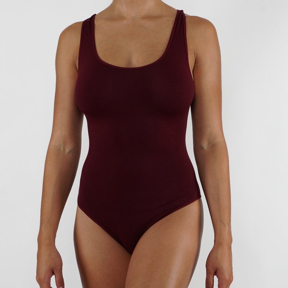 Bodysuit: Basic Thong With Bottom Snap Closure - Picture 1 of 2